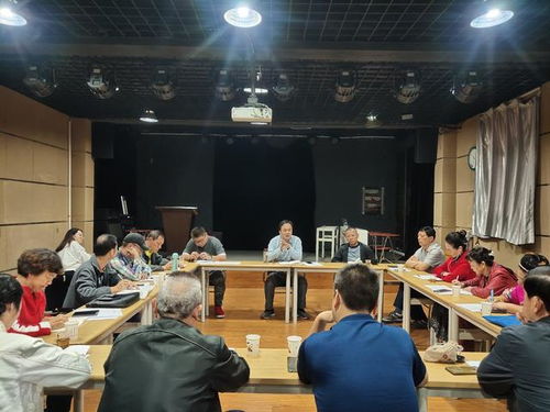 襄陽市群眾藝術(shù)館組織召開 第十屆諸葛亮文化旅游節(jié) 百場群文展演 合同簽訂會(huì)議